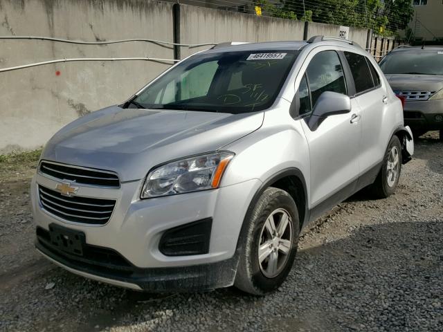 3GNCJLSB6GL165548 - 2016 CHEVROLET TRAX 1LT SILVER photo 2