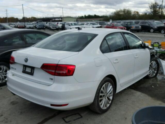 3VWD17AJ7FM346659 - 2015 VOLKSWAGEN JETTA SE WHITE photo 4