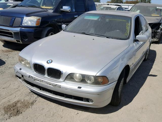 WBADN634X2GN85679 - 2002 BMW 540 I AUTO SILVER photo 2