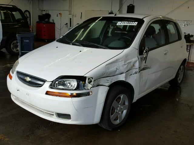 KL1TD626X5B403976 - 2005 CHEVROLET AVEO WHITE photo 2