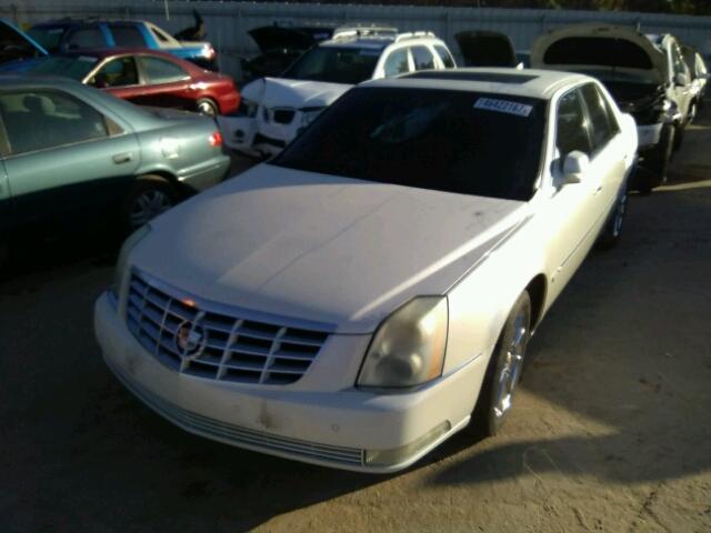 1G6KD57999U136800 - 2009 CADILLAC DTS WHITE photo 2