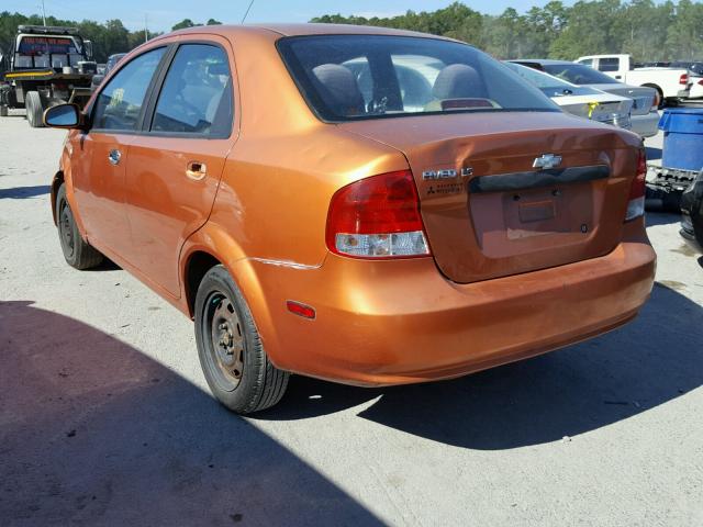 KL1TD52665B439061 - 2005 CHEVROLET AVEO BASE ORANGE photo 3