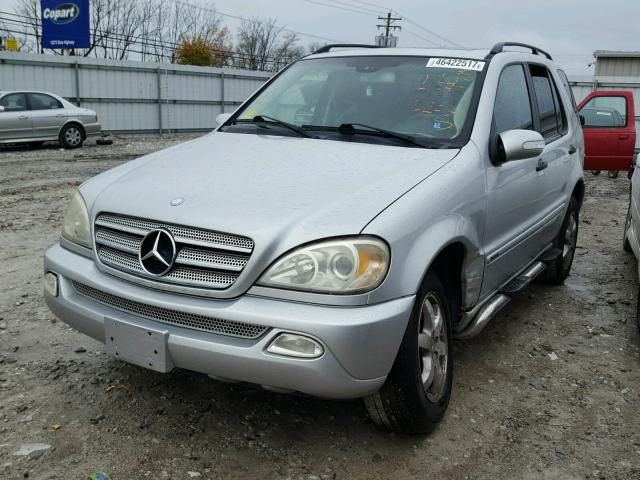 4JGAB57E93A452648 - 2003 MERCEDES-BENZ ML 350 SILVER photo 2