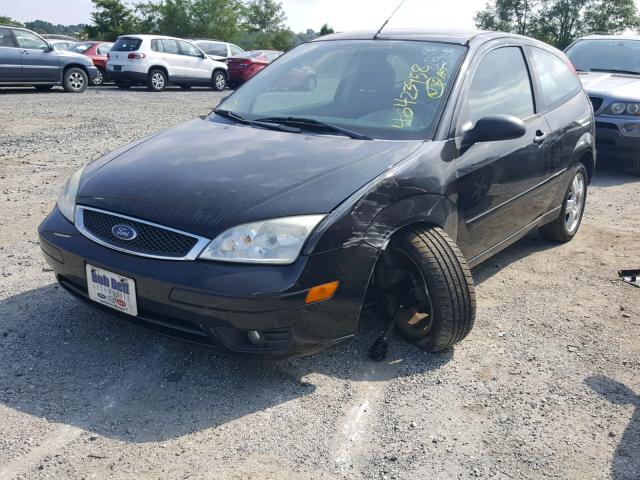 1FAFP31N96W175201 - 2006 FORD FOCUS ZX3 BLACK photo 2