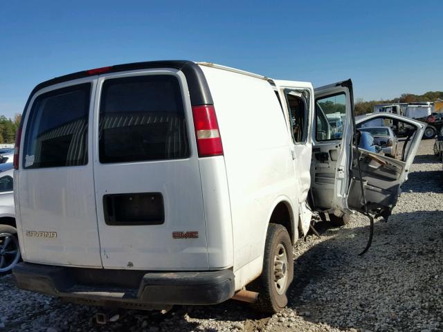 1GTHG35U131101879 - 2003 GMC SAVANA WHITE photo 4