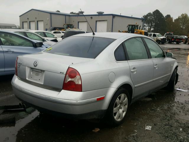 WVWRH63B72P347027 - 2002 VOLKSWAGEN PASSAT GLX GRAY photo 4