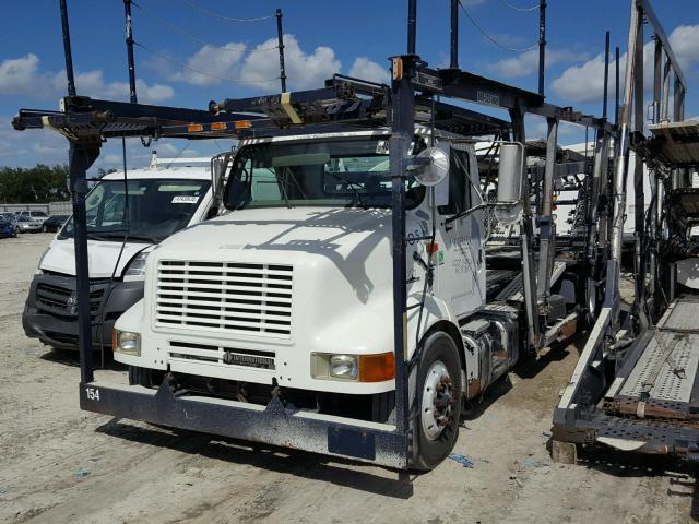 1HSHNAHR93H566684 - 2000 KENWORTH CONSTRUCTI WHITE photo 2