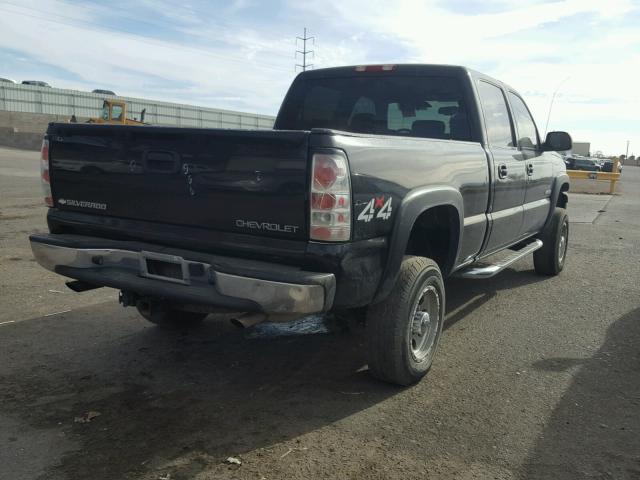 1GCGK13U63F139385 - 2003 CHEVROLET SILVERADO BLACK photo 4