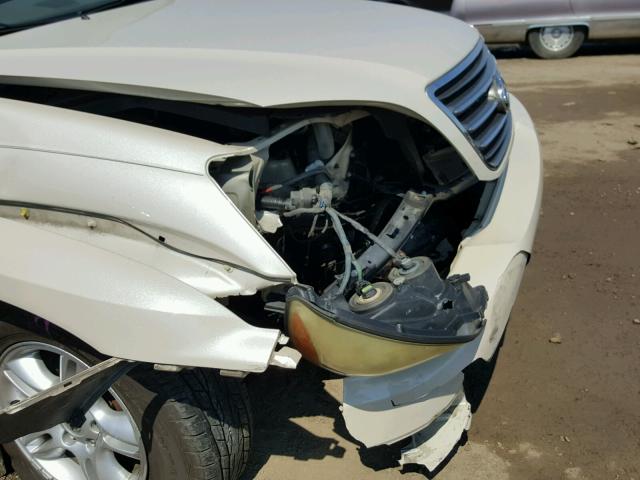 JTJBT20X830007417 - 2003 LEXUS GX 470 WHITE photo 9