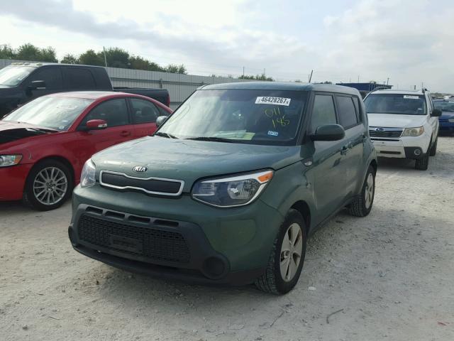 KNDJN2A23E7011185 - 2014 KIA SOUL GREEN photo 2