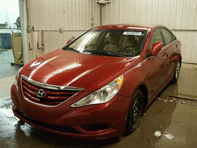 5NPEB4ACXCH340005 - 2012 HYUNDAI SONATA GLS RED photo 2