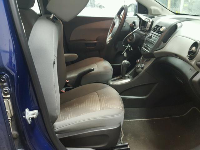 1G1JA5SH5D4122961 - 2013 CHEVROLET SONIC LS 蓝色 照片 5