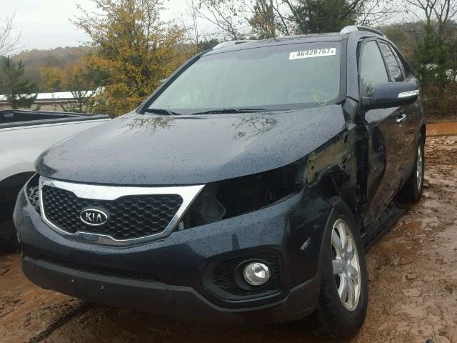 5XYKT4A29CG256434 - 2012 KIA SORENTO BA BLUE photo 2