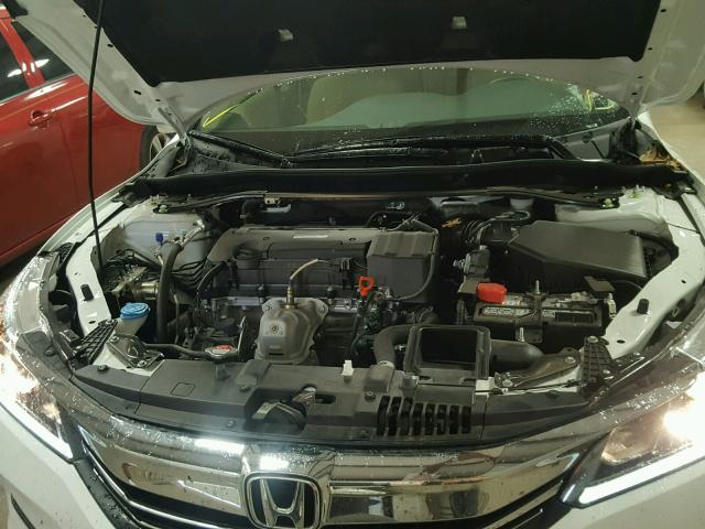 1HGCR2F7XHA226296 - 2017 HONDA ACCORD EX WHITE photo 7