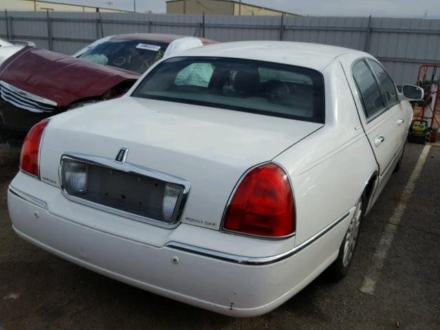 1LNHM81W34Y655250 - 2004 LINCOLN TOWN CAR E WHITE photo 4