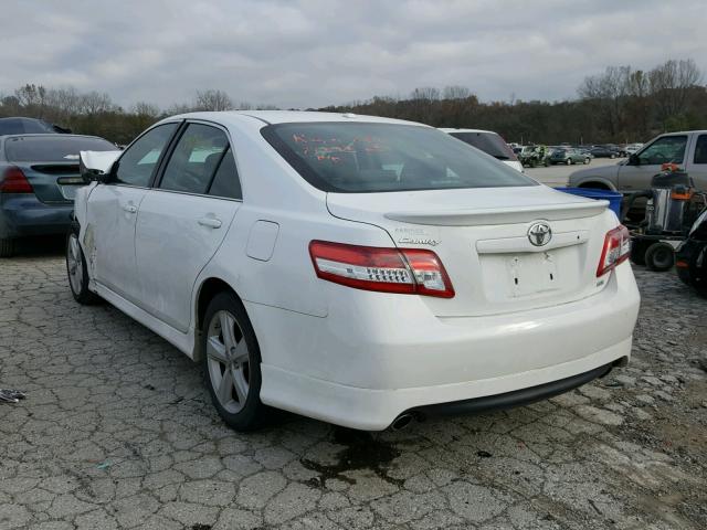 4T1BF3EKXBU734218 - 2011 TOYOTA CAMRY WHITE photo 3