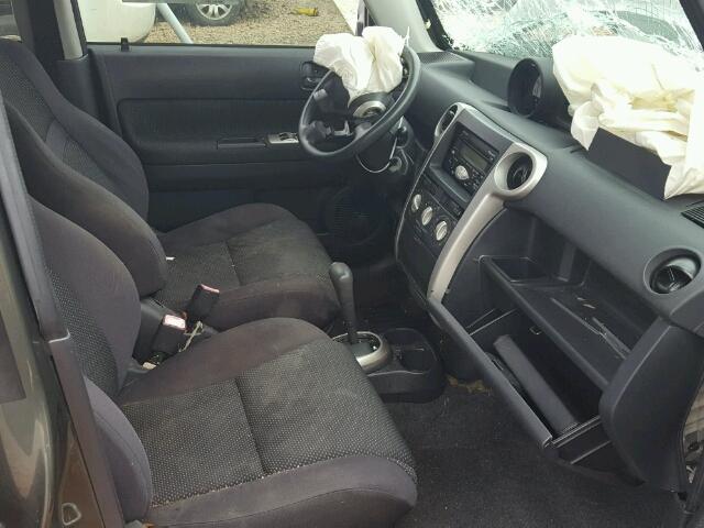 JTLKT324350203008 - 2005 TOYOTA SCION XB CHARCOAL photo 5