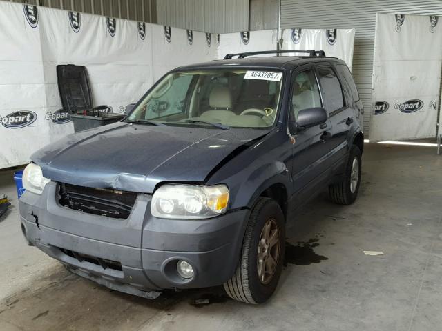 1FMYU03115KB62660 - 2005 FORD ESCAPE BLUE photo 2