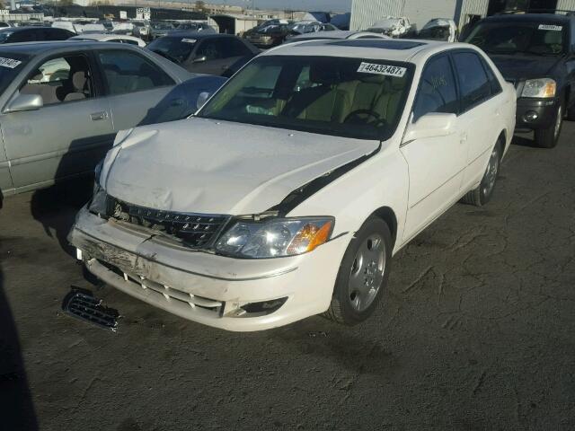 4T1BF28B14U380565 - 2004 TOYOTA AVALON XL WHITE photo 2