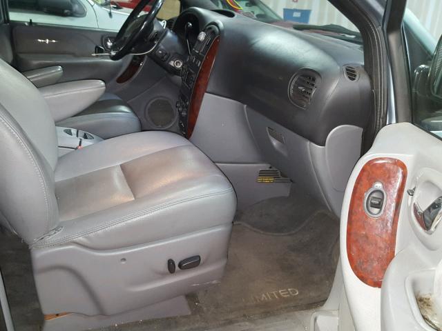 2C8GP64L44R530094 - 2004 CHRYSLER TOWN & COU 蓝色 照片 5