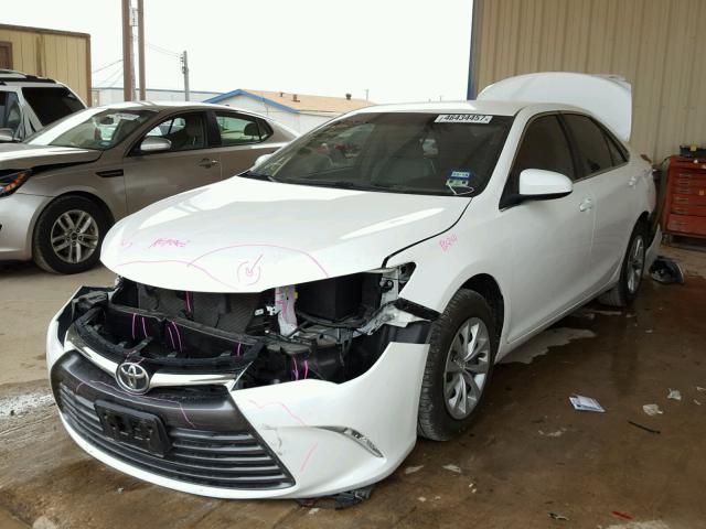 4T4BF1FK5FR446783 - 2015 TOYOTA CAMRY LE 白色 照片 2
