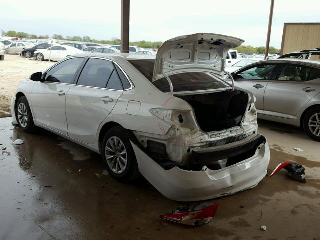 4T4BF1FK5FR446783 - 2015 TOYOTA CAMRY LE WHITE photo 3