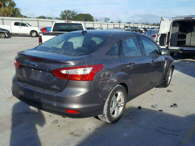 1FADP3F23EL216296 - 2014 FORD FOCUS SE GRAY photo 4