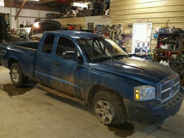 1D7HW42N45S139826 - 2005 DODGE DAKOTA SLT BLUE photo 1