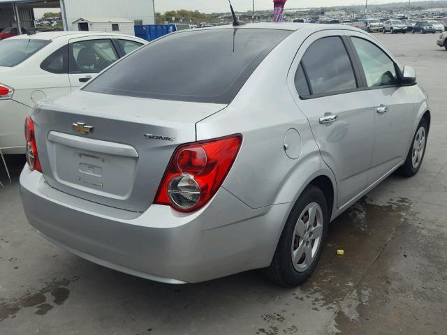 1G1JA5SH3D4157224 - 2013 CHEVROLET SONIC LS 银色 照片 4