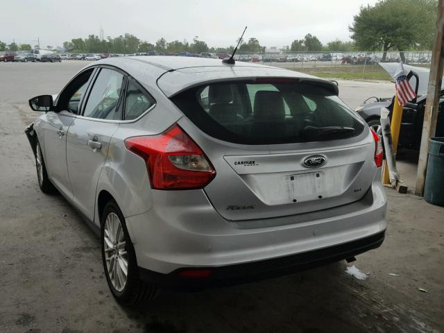 1FAHP3M28CL293053 - 2012 FORD FOCUS SEL SILVER photo 3