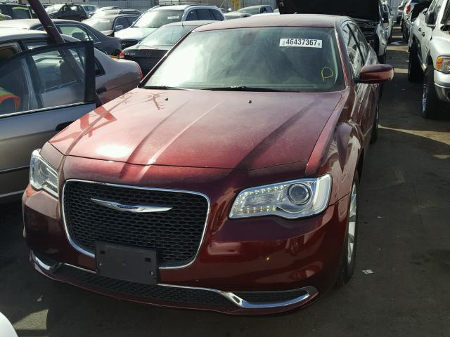 2C3CCAAG3FH830552 - 2015 CHRYSLER 300 LIMITE RED photo 2