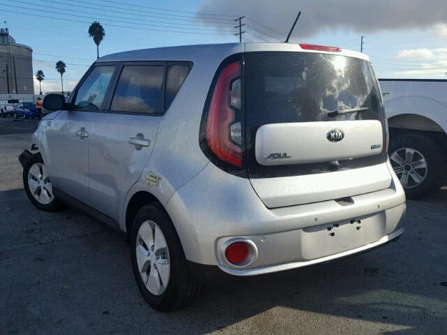 KNDJX3AE3G7007649 - 2016 KIA SOUL EV SILVER photo 3