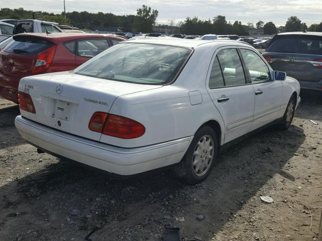 WDBJF25F7WA696840 - 1998 MERCEDES-BENZ E 300TD WHITE photo 4