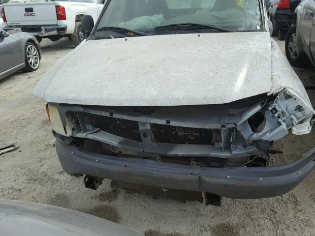 2FTRF17284CA62442 - 2004 FORD F-150 HERI WHITE photo 7