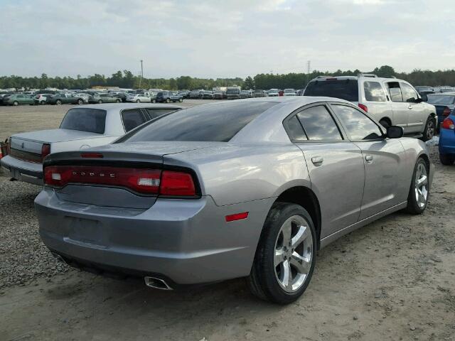 2C3CDXBG0DH623712 - 2013 DODGE CHARGER SE SILVER photo 4