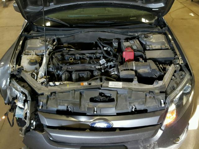 3FAHP0HA8BR278438 - 2011 FORD FUSION SE GRAY photo 7