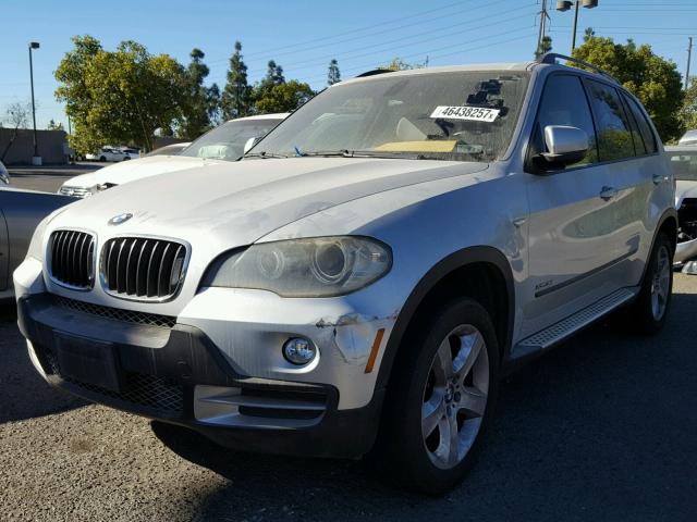 5UXFE435X9L263780 - 2009 BMW X5 XDRIVE3 Күміс фото 2
