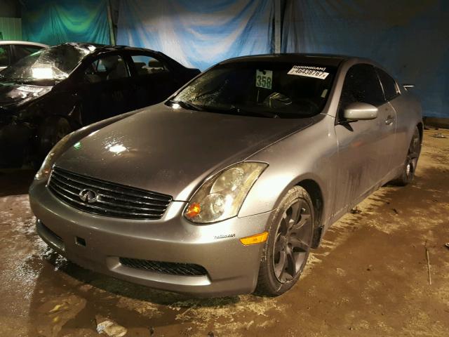 JNKCV54E74M805928 - 2004 INFINITI G35 GRAY photo 2