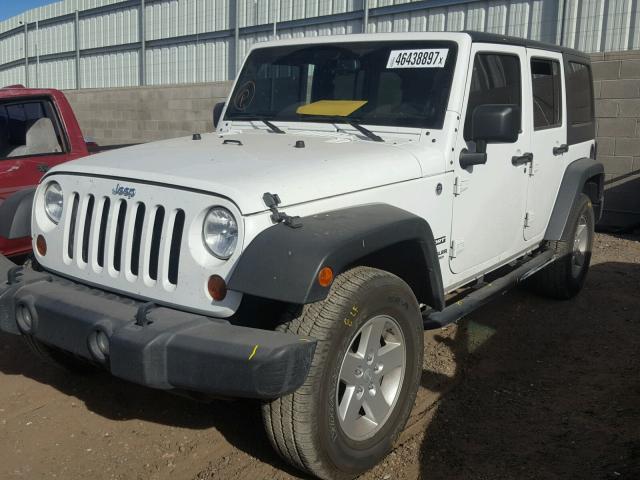 1C4BJWDG3DL504918 - 2013 JEEP WRANGLER U WHITE photo 2