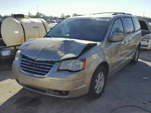 2A8HR54109R509316 - 2009 CHRYSLER TOWN & COU GOLD photo 2