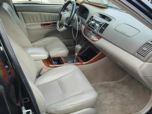 JTDBE32K620113058 - 2002 TOYOTA CAMRY LE შავი ფოტო 5