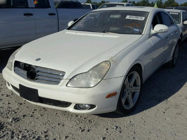 WDDDJ75X06A035160 - 2006 MERCEDES-BENZ CLS 500C WHITE photo 2