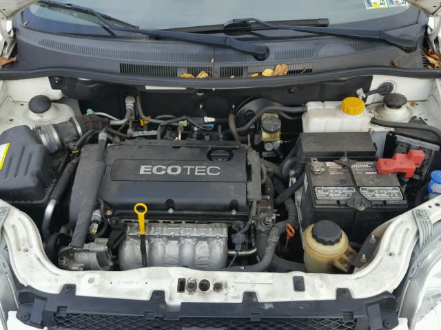 KL1TD5DE8AB107170 - 2010 CHEVROLET AVEO LS WHITE photo 7