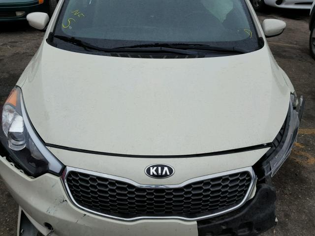 KNAFK4A66F5259728 - 2015 KIA FORTE LX BEIGE photo 7