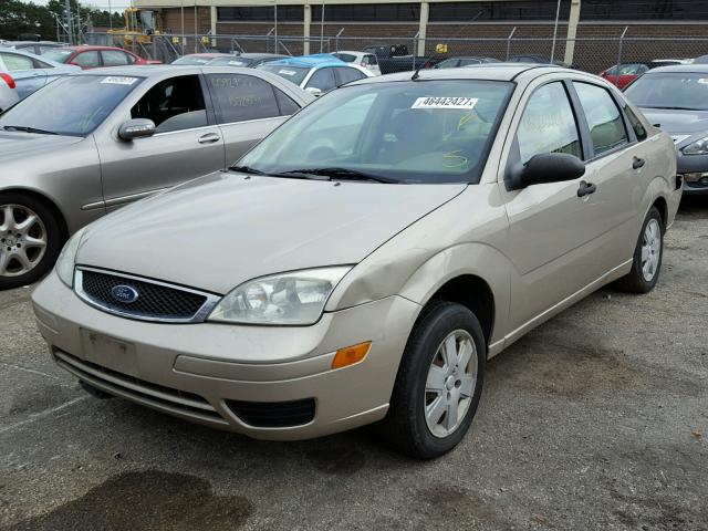 1FAHP34N97W197253 - 2007 FORD FOCUS ZX4 TAN photo 2