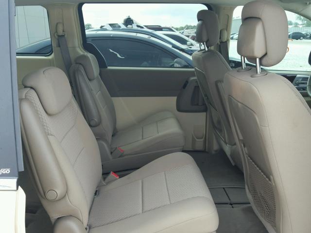 2A4RR5DX9AR405907 - 2010 CHRYSLER TOWN & COU GOLD photo 6