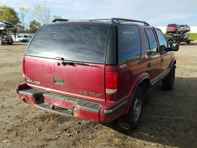 1GNDT13W8W2191248 - 1998 CHEVROLET BLAZER RED photo 4