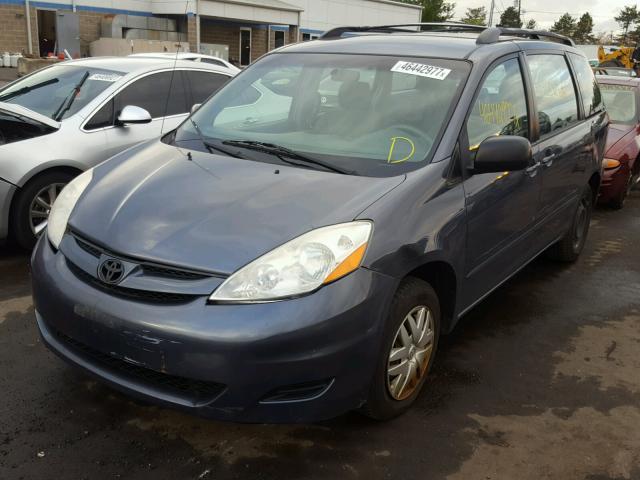 5TDZK23C08S211159 - 2008 TOYOTA SIENNA SILVER photo 2