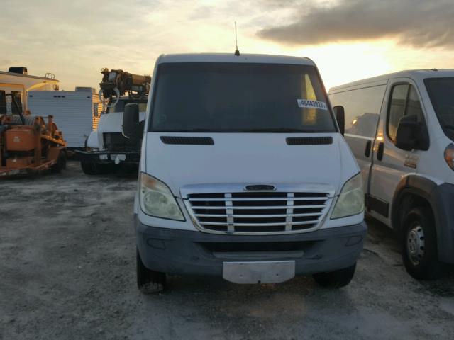 WDYPE7CC9A5478487 - 2010 FREIGHTLINER VAN WHITE photo 9