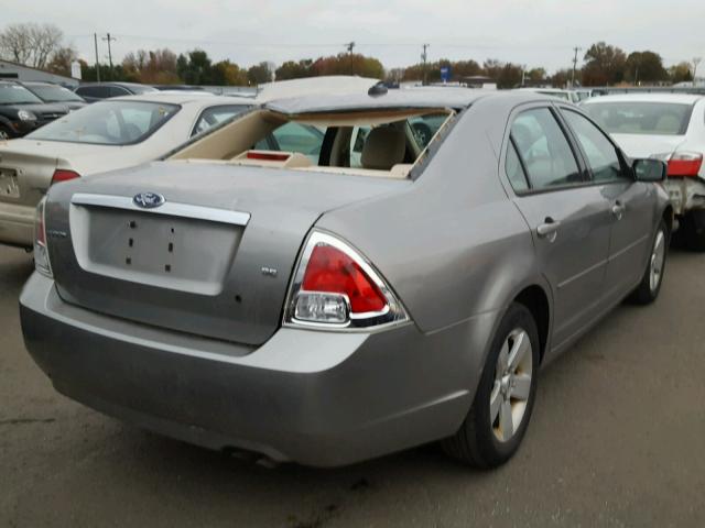 3FAHP07Z19R184385 - 2009 FORD FUSION SE GRAY photo 4